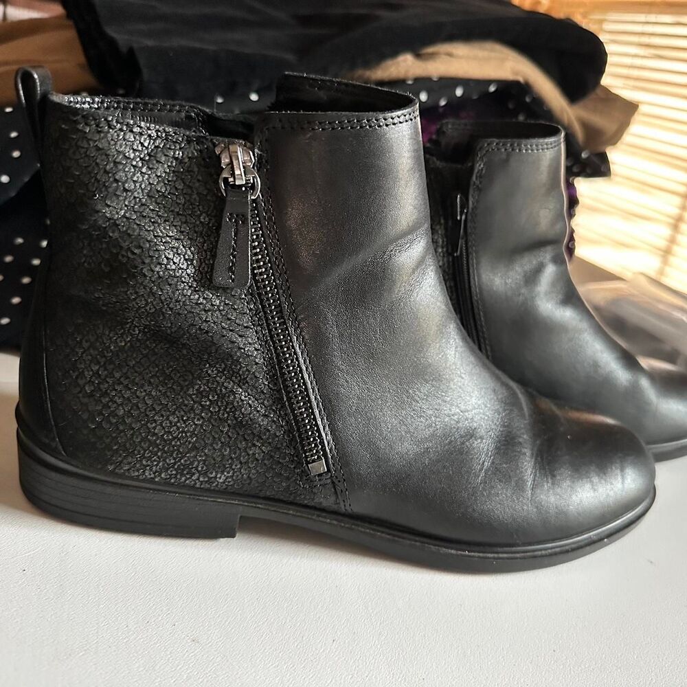 Ecco Women's Black Boots